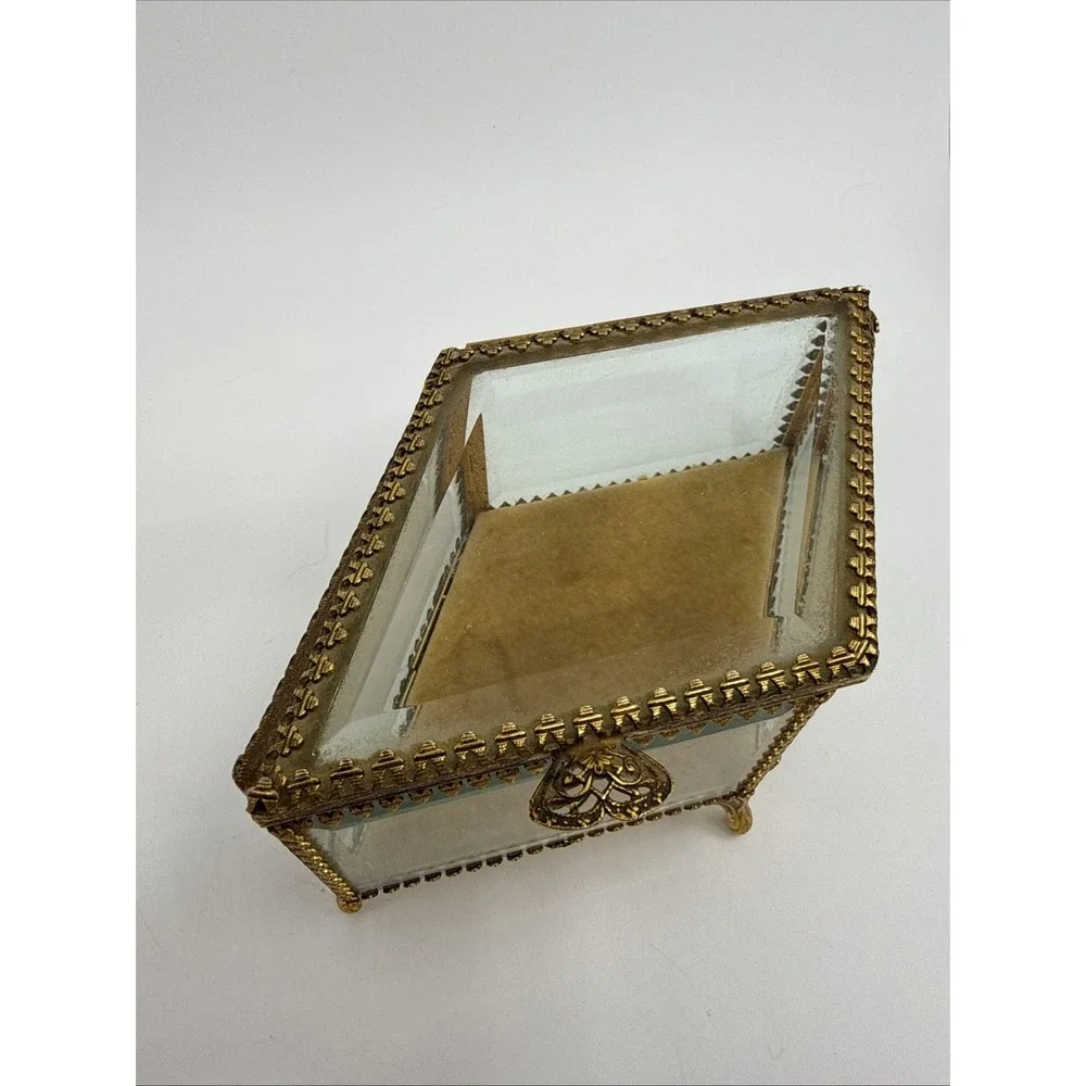 Vtg StyleBuilt Jewelry Box With Beveled Glass Diamond Shape‎ Pedestal